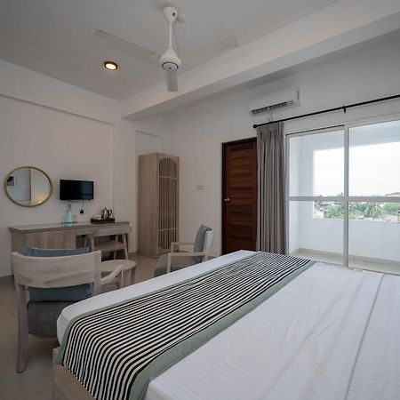 Hotel Oviya Vavuniya Exterior foto