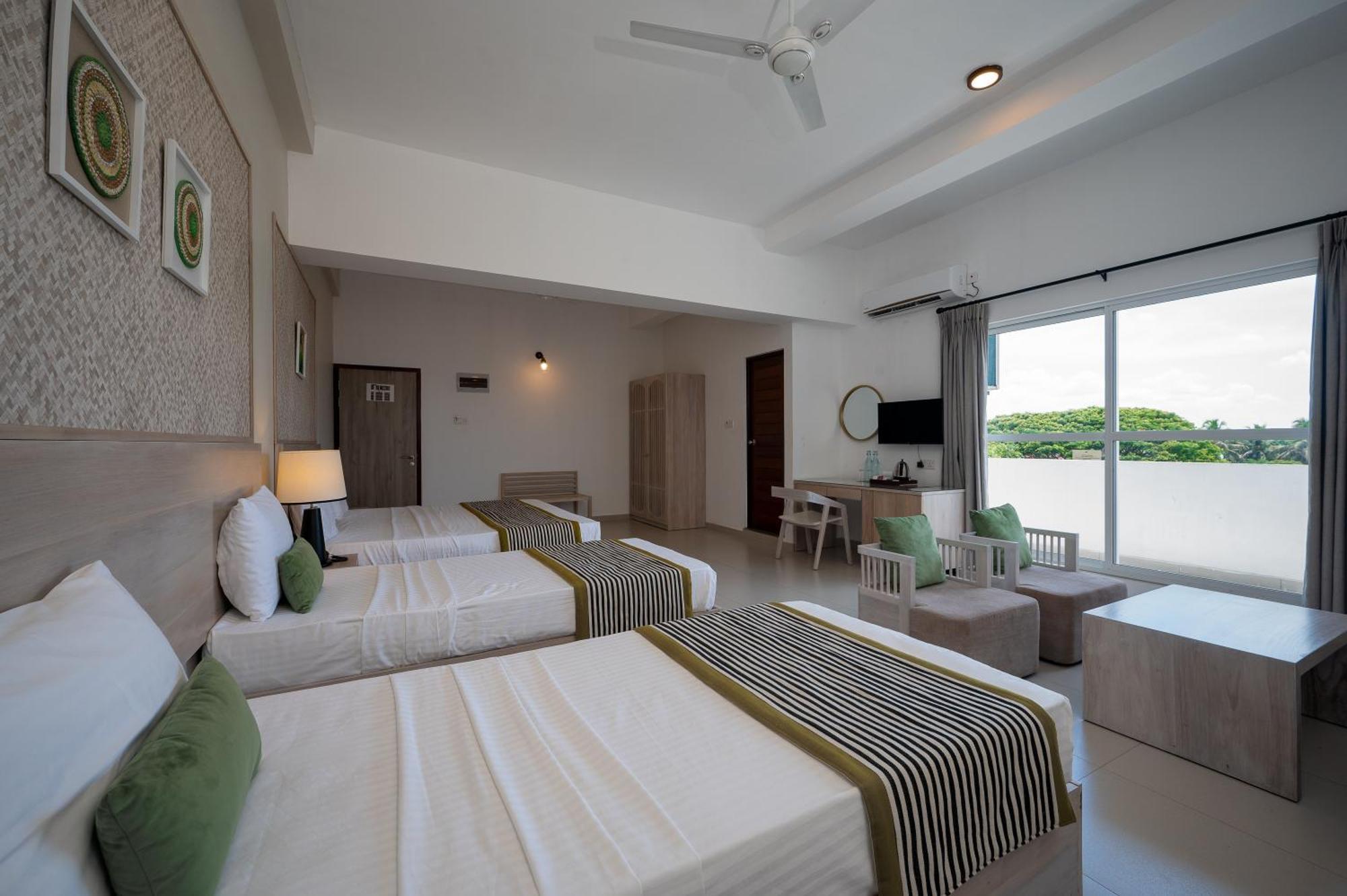 Hotel Oviya Vavuniya Exterior foto