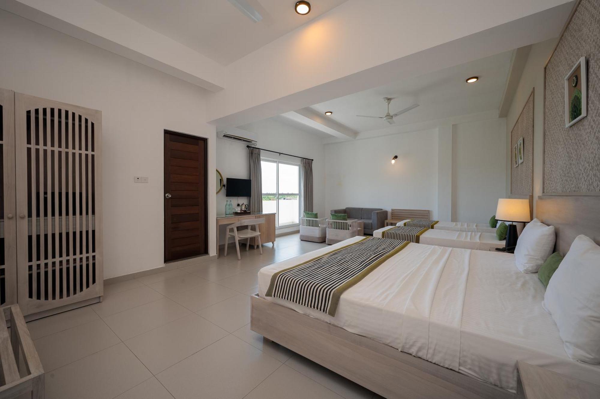 Hotel Oviya Vavuniya Exterior foto