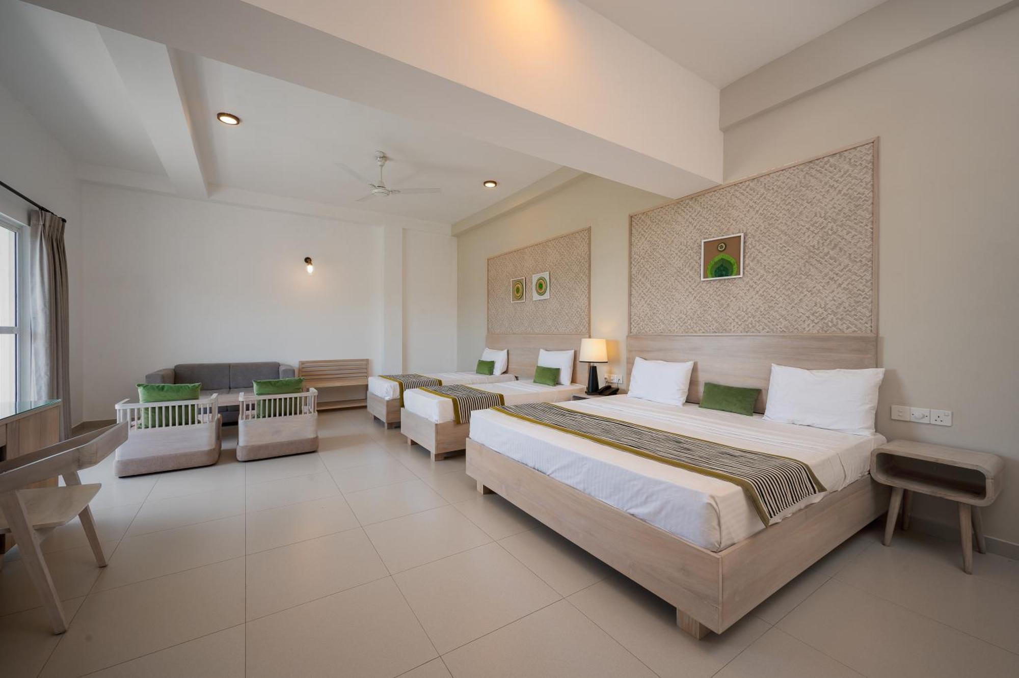 Hotel Oviya Vavuniya Exterior foto