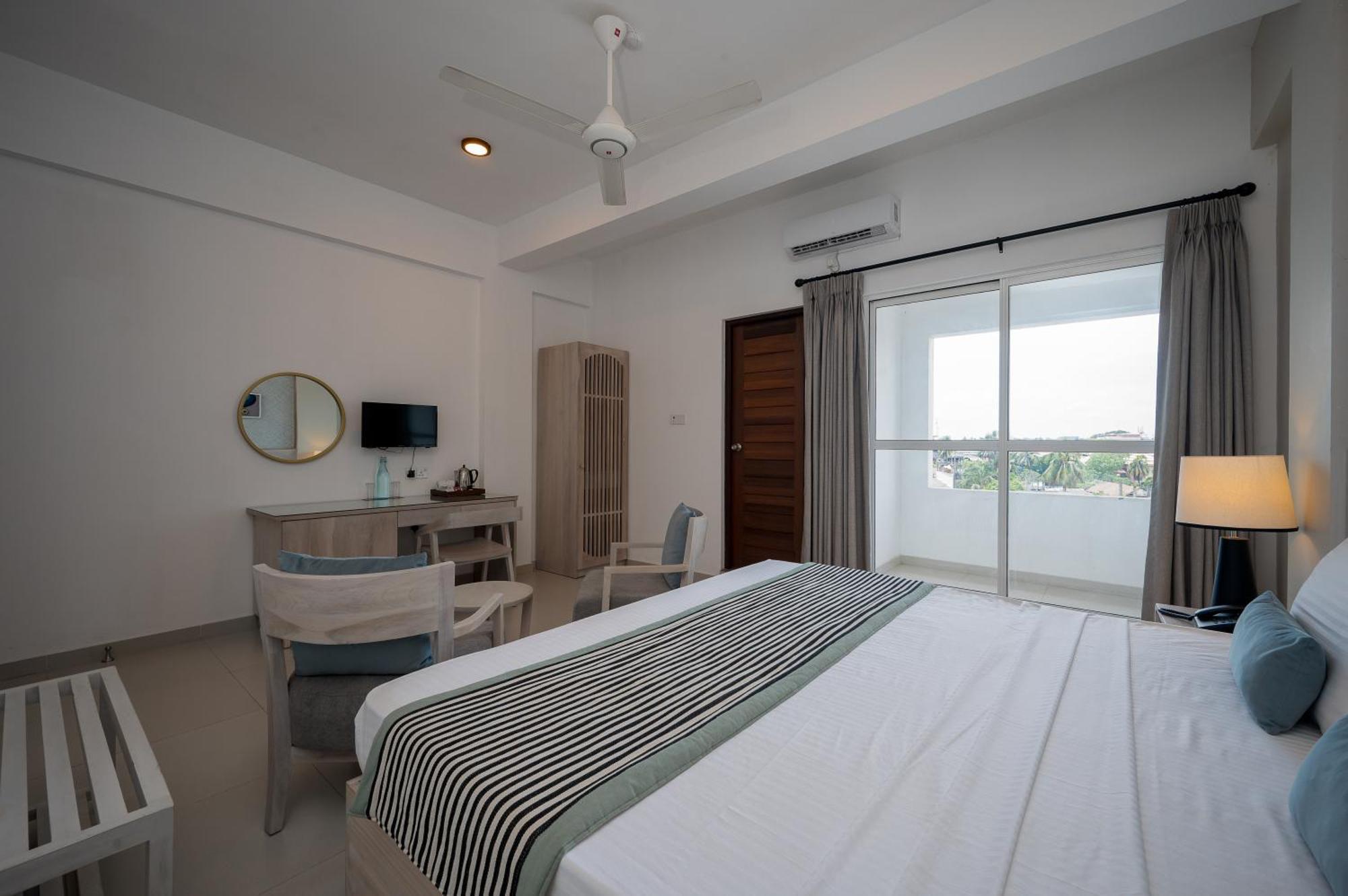 Hotel Oviya Vavuniya Exterior foto