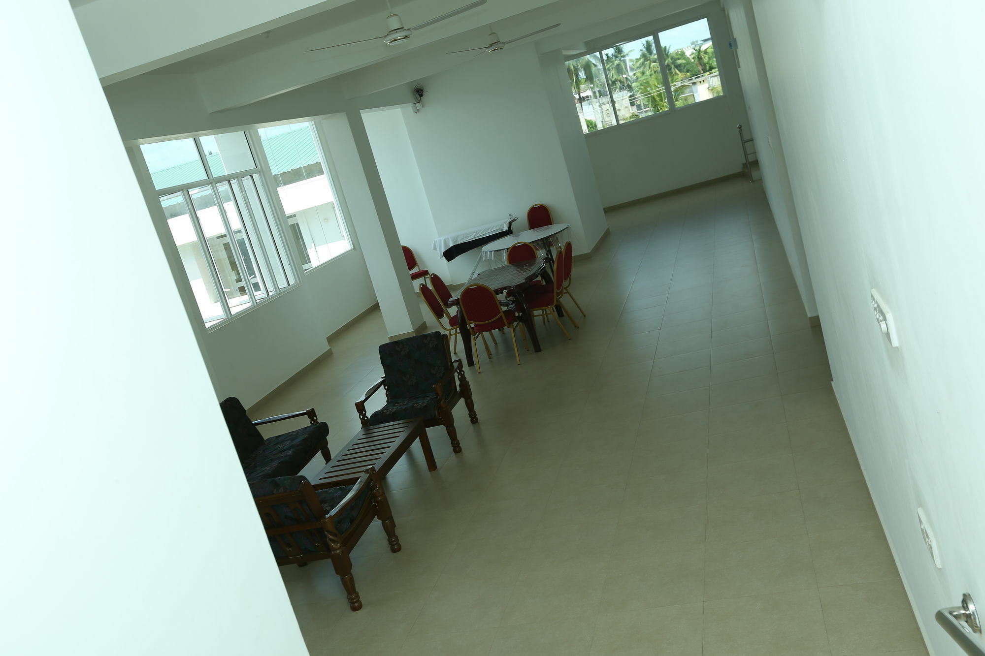Hotel Oviya Vavuniya Exterior foto