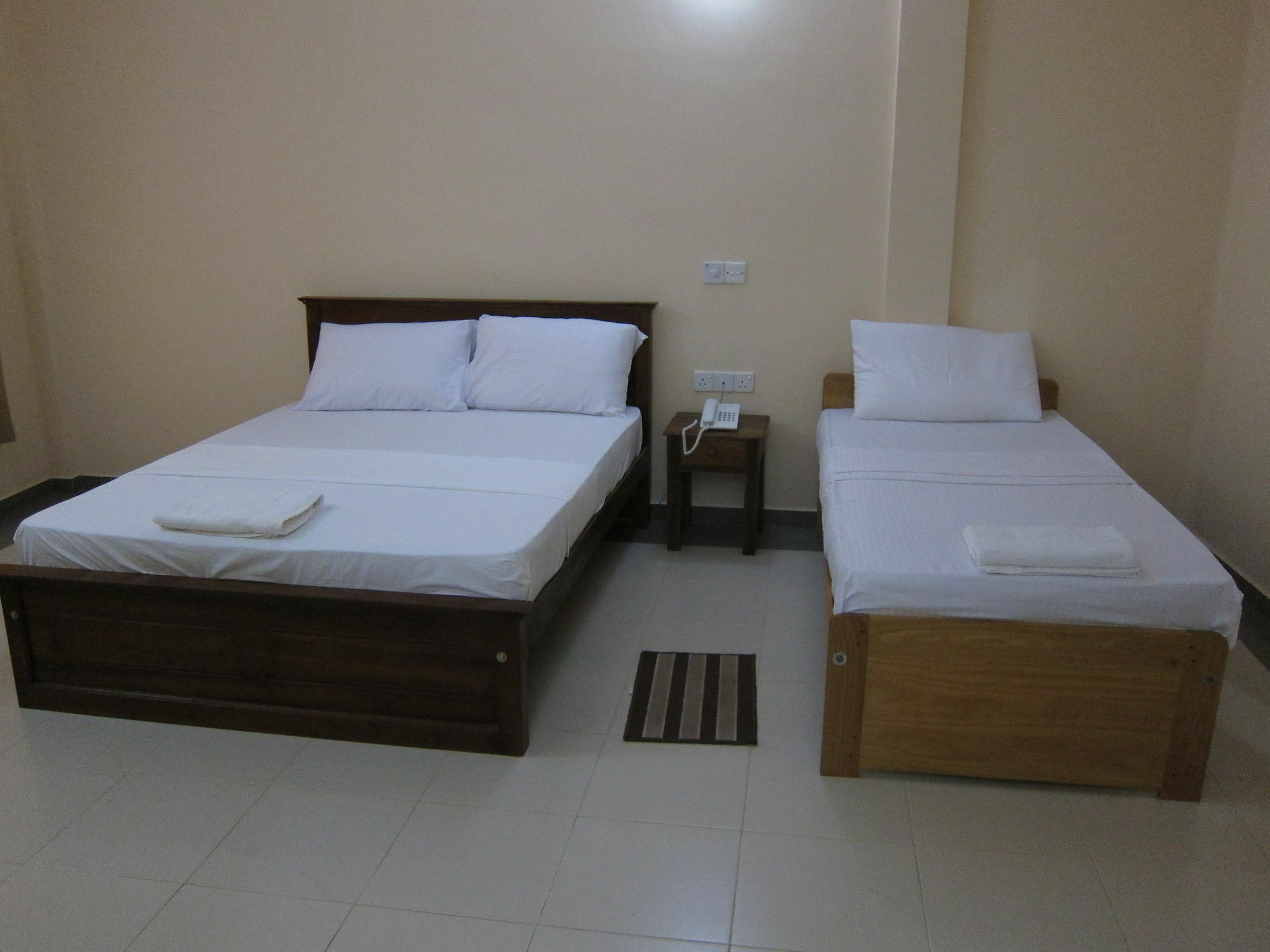 Hotel Oviya Vavuniya Exterior foto